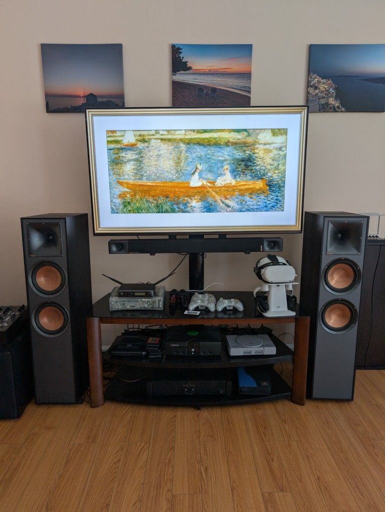 Pair Klipsch R-820F