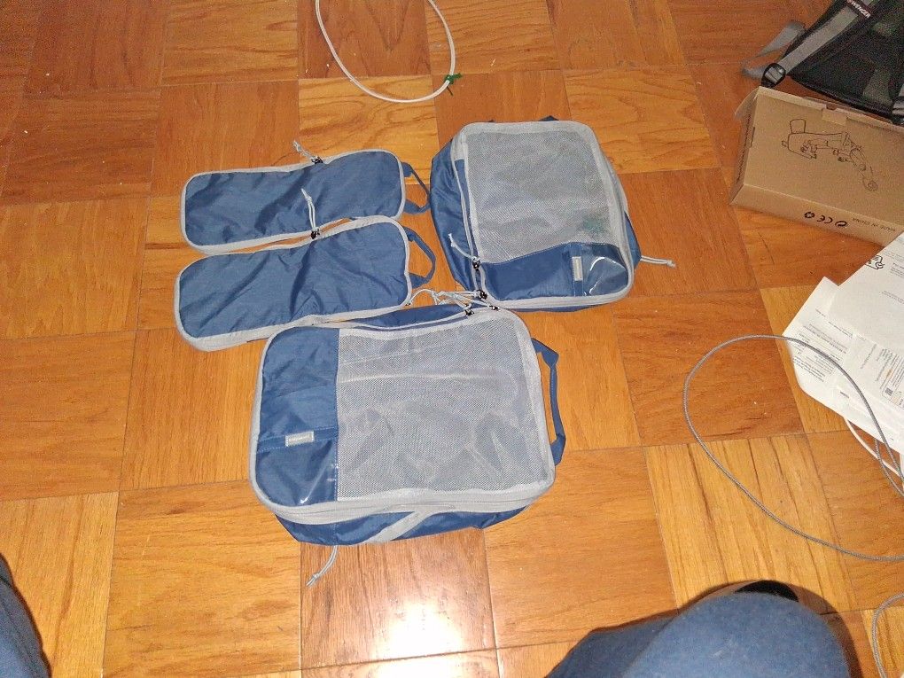 Packing Cubes (4)