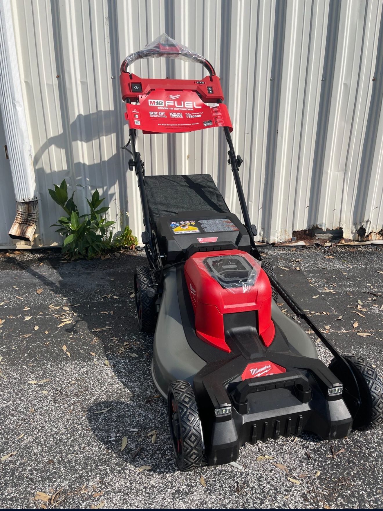 MILWAUKEE 21 inch Self Propelled Lawn Mower