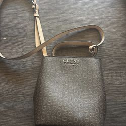 Guess crossbody purse 