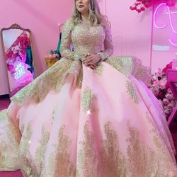 15 Dress Brand New Color Melon Pink With Gold And Pearls All Around Also Comes With Corset 🩷