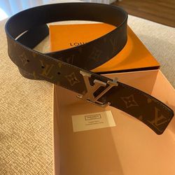 Authentic Louis Vuitton belt (Reversible)