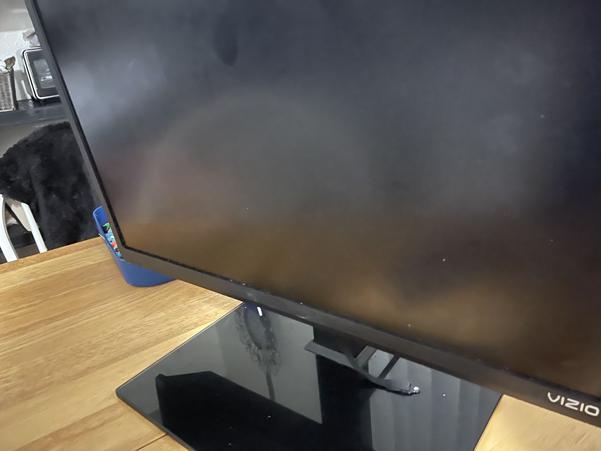 Monitor/Tv With Glass Stand 