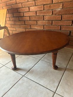 Oval Wooden Coffee Table with Turned Legs