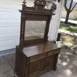 Dresser Antique Vintage / UNIQUE CRAFTSMANSHIP DESIGN / Mirror & Hutch / BEST OFFER , Moving, Downsizing