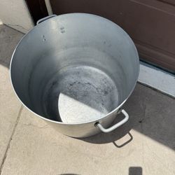 Large Cooking Pot