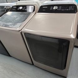 New Samsung Large Capacity 5.0cu Ft Top Load Washer And Gas Dryer Set