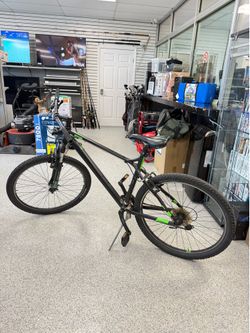 Haro Flightline One large frame bike