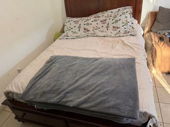 Queen size bed