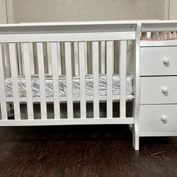 Convertible Crib And Changer in White, And Mattress 