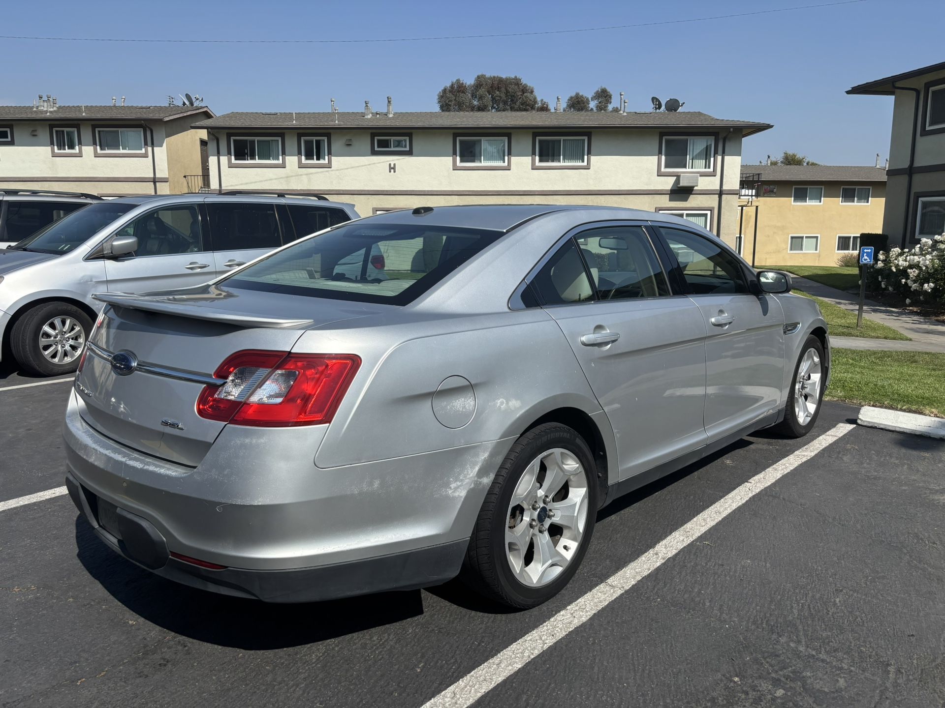 2010 Ford Taurus