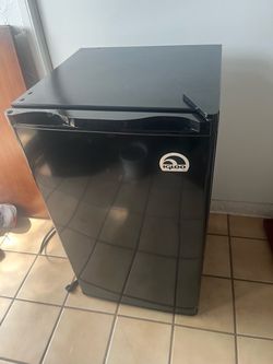 Igloo fridge 3 cu ft