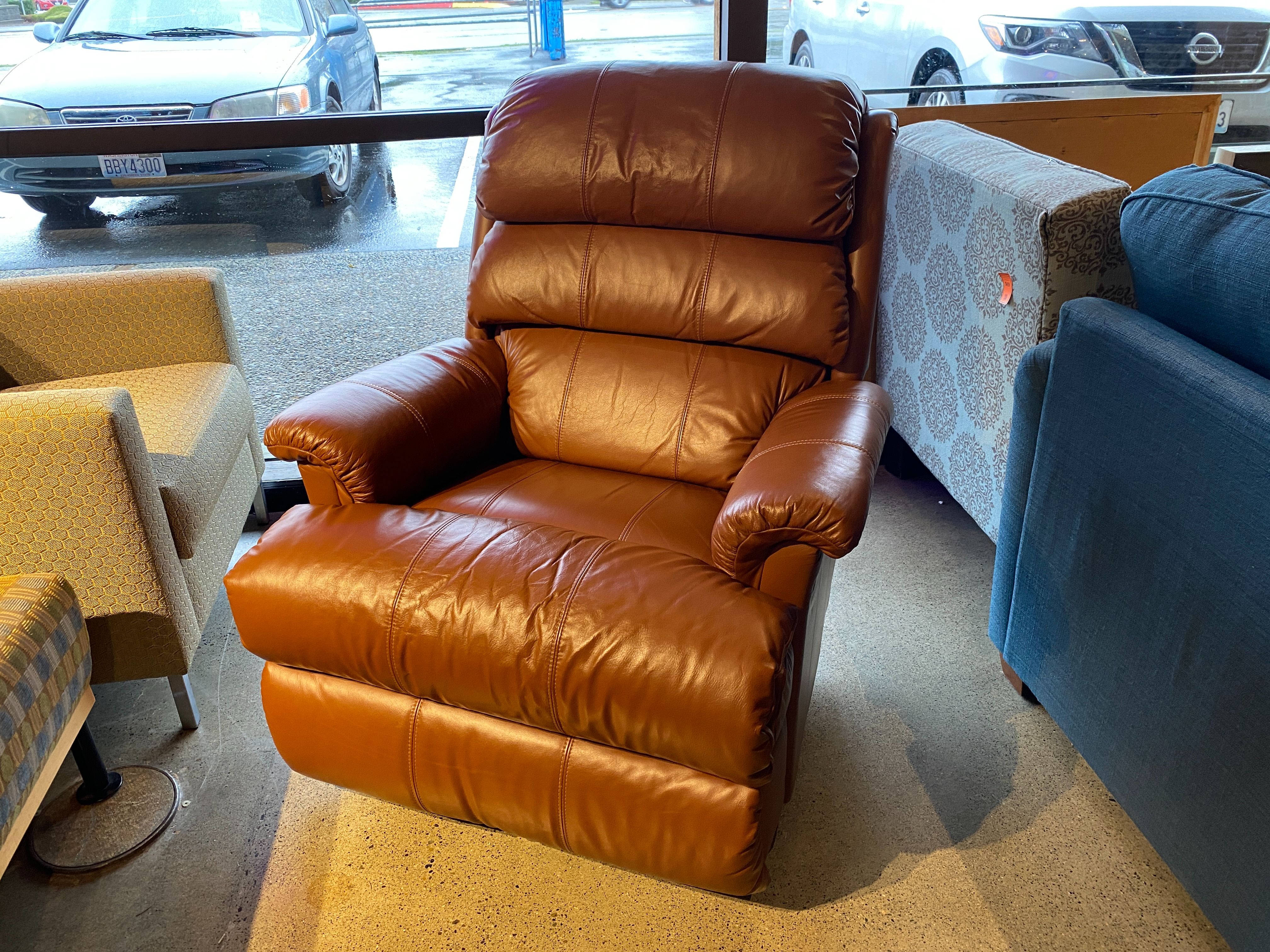 LA-Z-BOY 360 Degree Spin Recliner Chair in Caramel