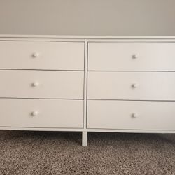 White 6-Drawer Dresser – New, Didn’t Fit the Space