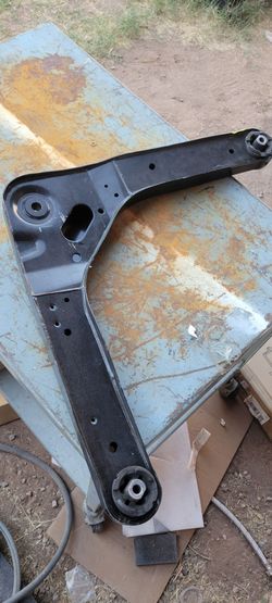 1999---2004 Jeep Grand Cherokee Rear  upper control arm