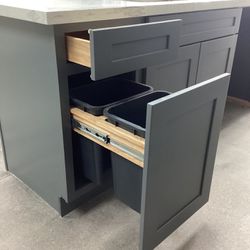 18” Kitchen Trash Bin Cabinet