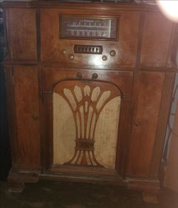 Firestone am/fm radio & record player