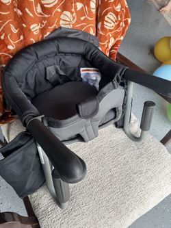To-go Floating High Chair
