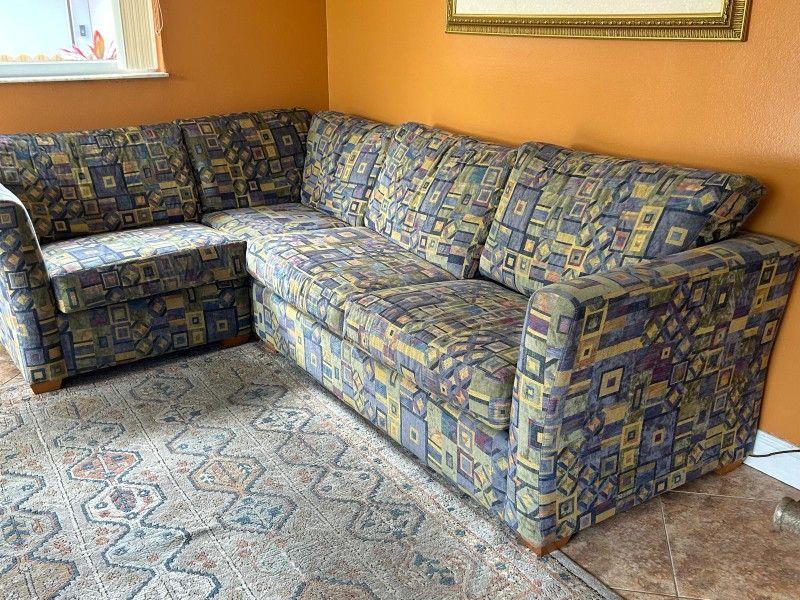 Convertible Sectional Sofa Bed w/ Ottoman – Sleeper Couch, Great Condition