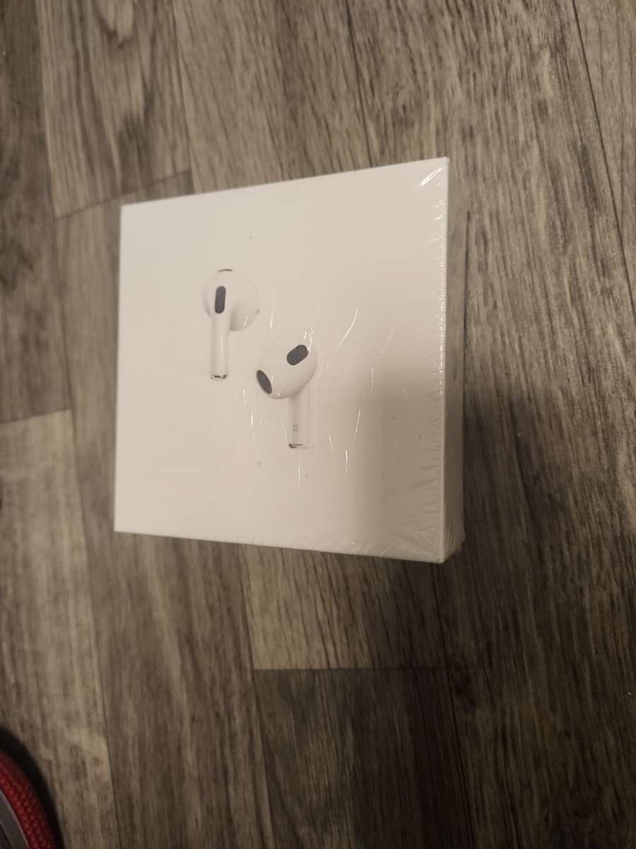AirPods Gen 3