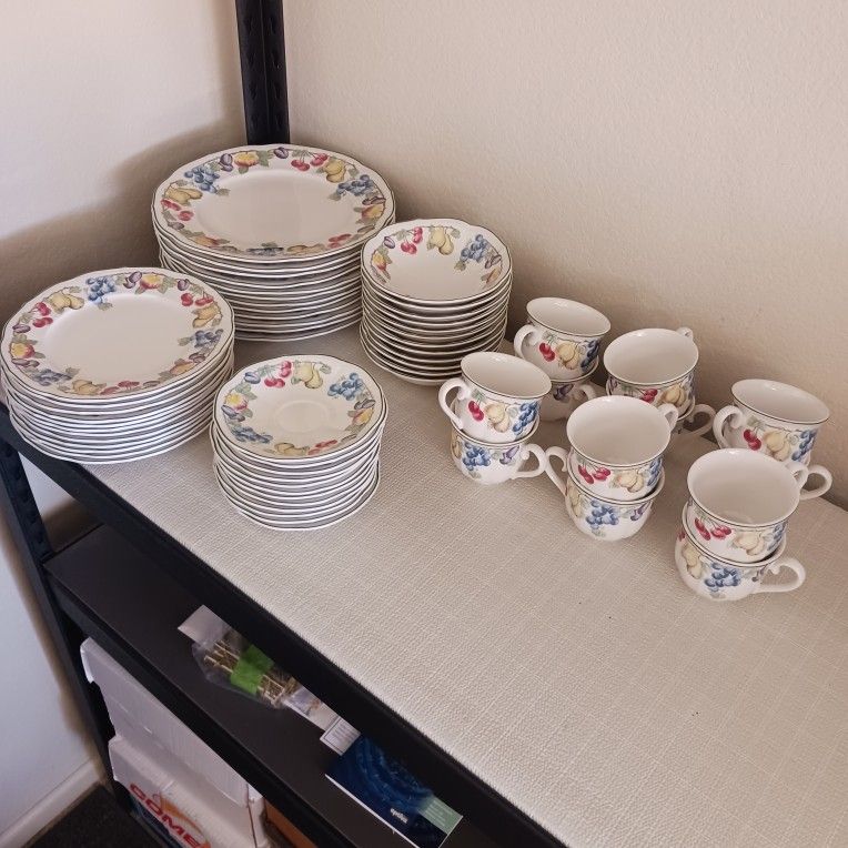 60 Pieces Villeroy & Boch "Melina" China Dish Set