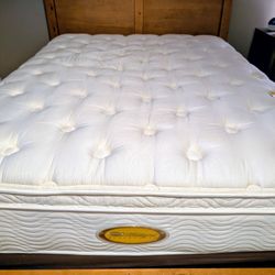  Beautyrest Queen Pillow Top Mattress and Matching Box spring 