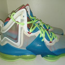 Nike LeBron 19 (Tropical) Size 8
