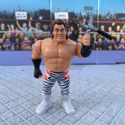 WWE Action Figure : Brutus The Barber Beekcake / With Shears 