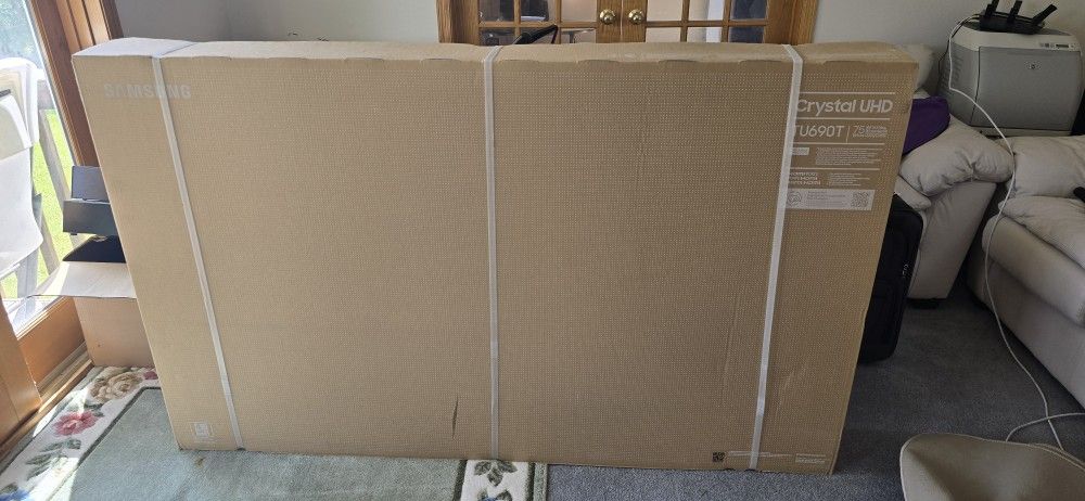 Brand new Samsung 75” Class 4K UHD TU690T Series Smart TV