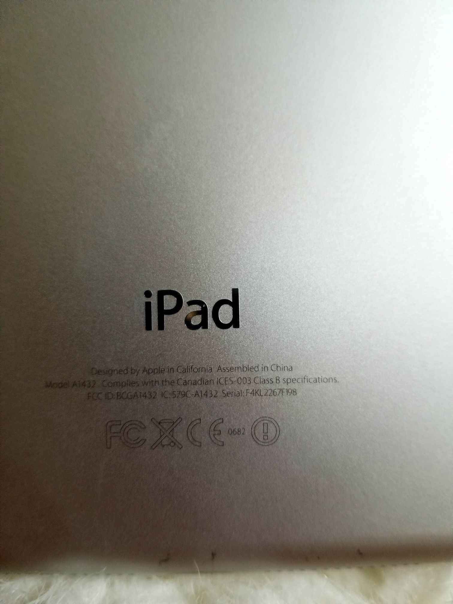 Mini iPad 2nd 64g with cover