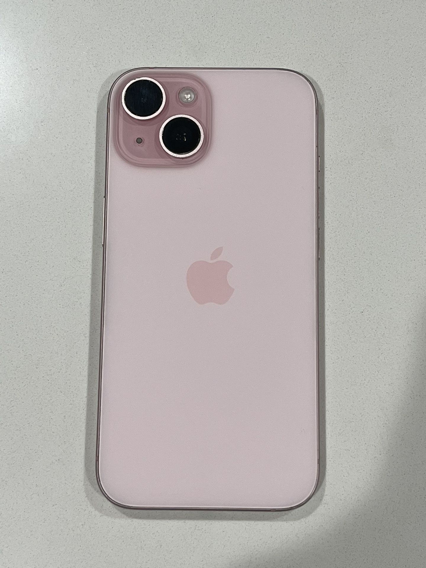 iPhone 15 Pink 💕128GB 