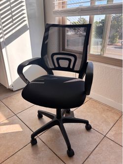 Black Mesh Office Chair