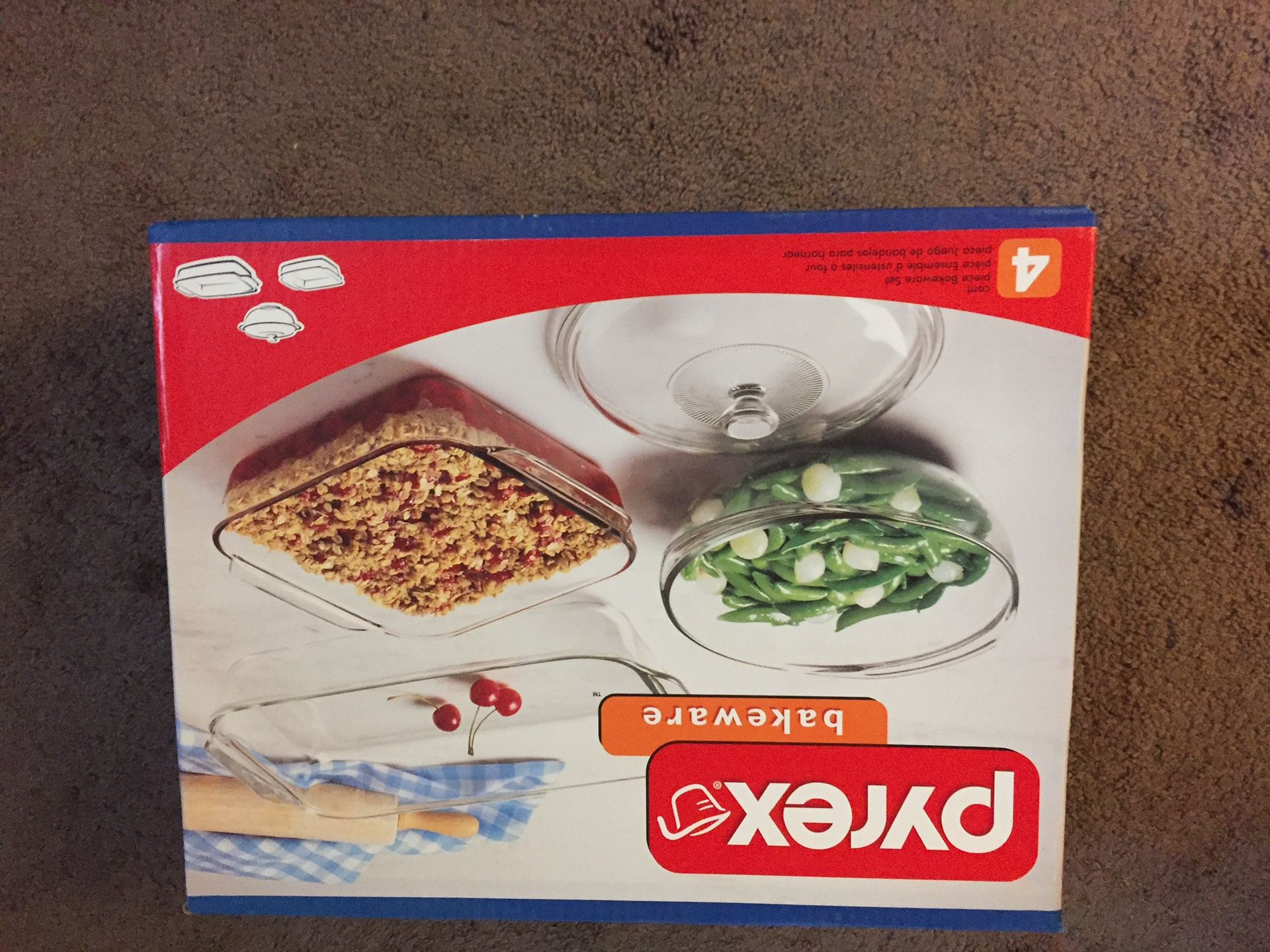 4 piece Pyrex bakeware set brand new. Never used. Asking $17