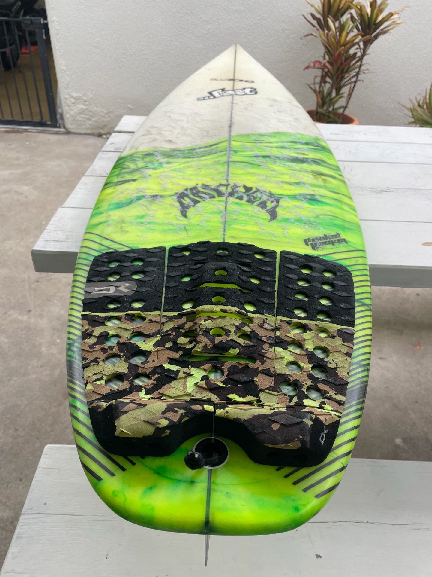 5’ 2” Surfboard