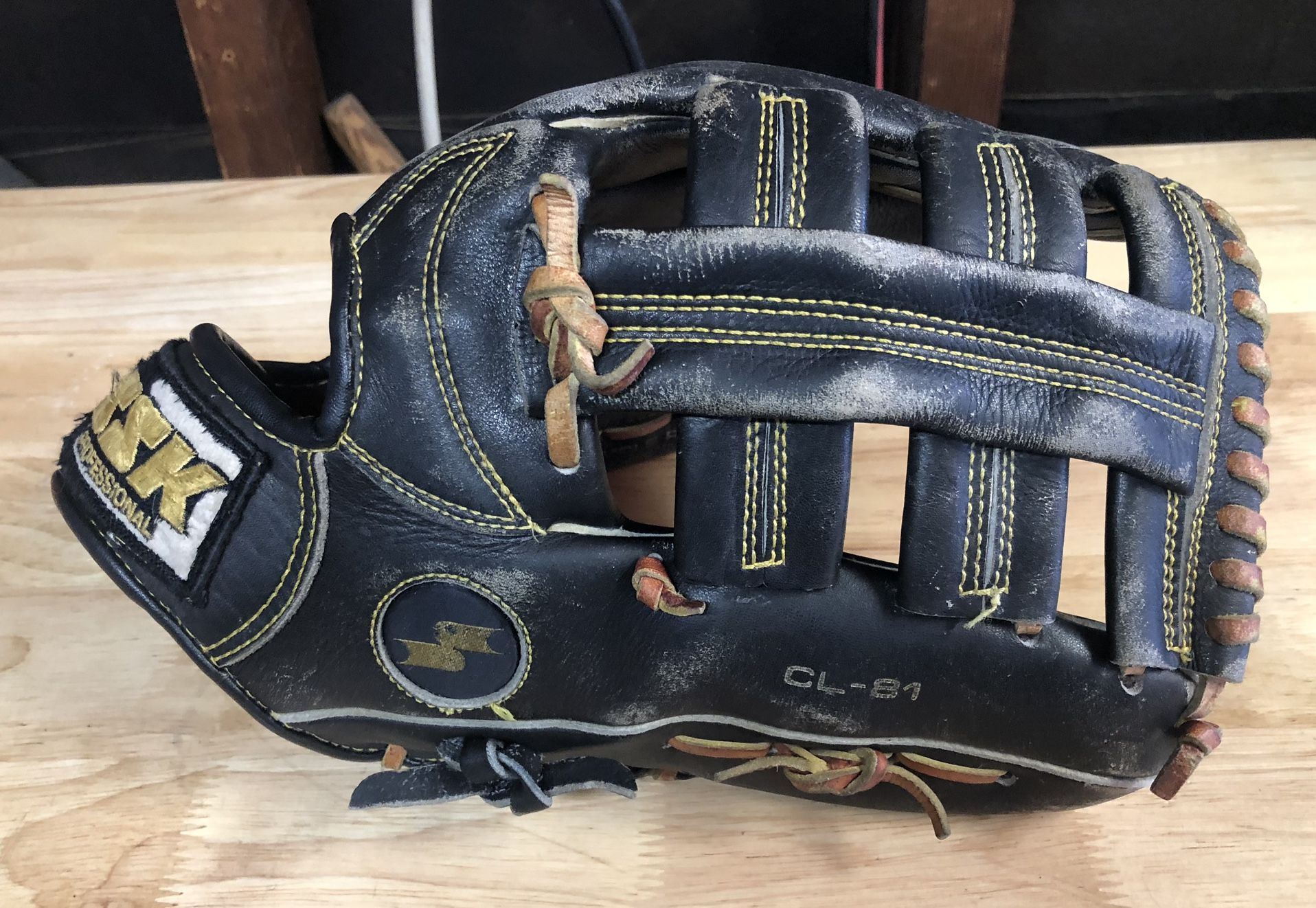 SSK Professional CL-81 Baseball Glove - Right Hand Throw