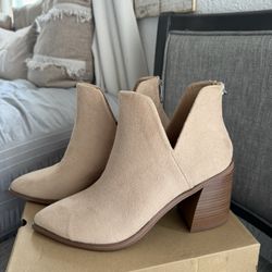 Women’s Boots Size 10 ✨New✨