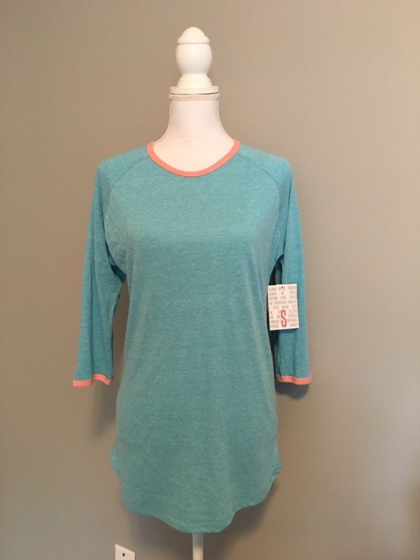 LuLaRoe Randy 3/4 Sleeve Tee - SMALL