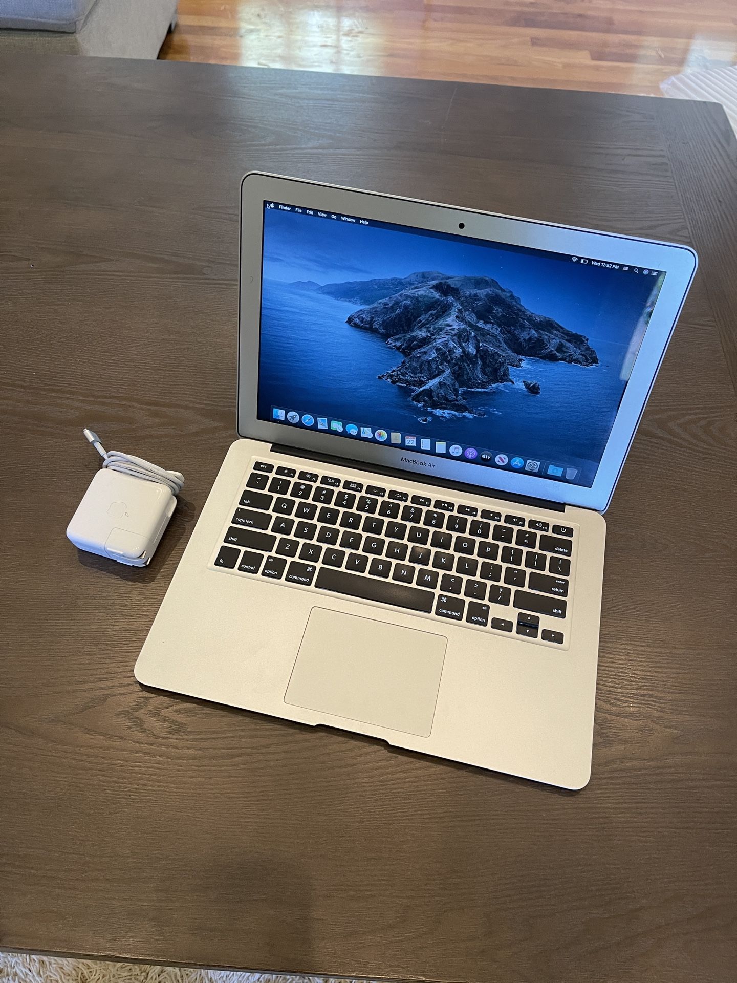 Macbook Air 13” A1466 Laptop 1.3Ghz I5 4GB Ram 128GB Ssd Mac computer