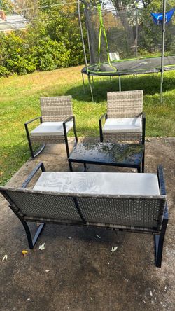 4-Piece Outdoor Wicker Patio Furniture Set