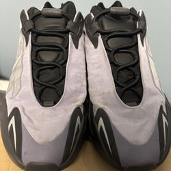 Yeezy 700 MNVN Geode Size 8.5