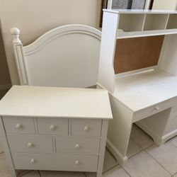 Full Size Bedroom Set Bed, Dresser And Desk