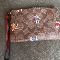 Women’s coach wristlet wallet
