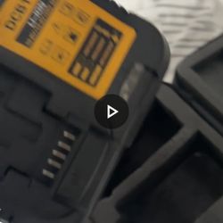 Dewalt Three Beam Lazer Level With ,1 Battery And Charger. With Foam Case 