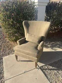 Hickory Pearson Wingback Chair