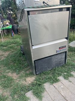 Under Counter Ice Machine