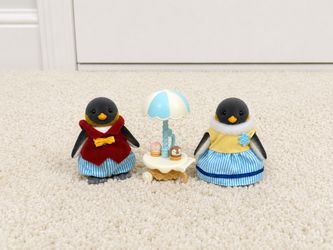 Calico Critters Penguin Family + Ice Cream Accessory