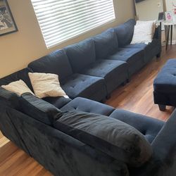 Black Sectional Couch 