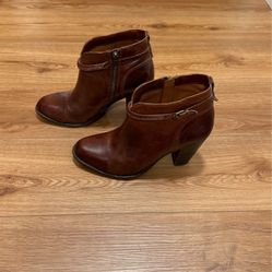 Women’s Frye Bootie Size 11