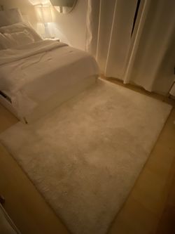 Large White rabbit Carpet 