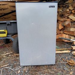 Selling This Mini Fridge Because We Are Not Using It Anymore 